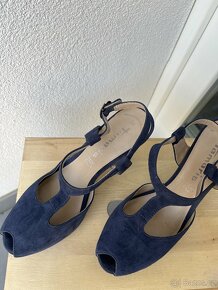 Tmavě modré semišové lodičky od Tamaris (velikost 39) - 2