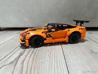 LEGO Technic 42093 Chevrolet Corvette ZR1 - 2