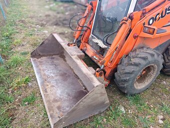 Smykový nakladač Locust 752 - 2