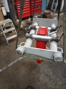 Jámový auto zvedák - 2