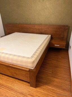 Teaková manželská postel s matrací Hastens - 2