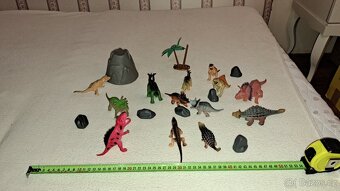 Figurky dinasaurů - 2