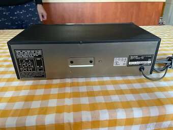 Kazetový deck Sharp - 2