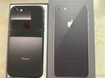 Apple iPhone 8 64GB černý - 2