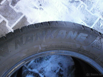 Prodám 2 zimní pneu - 2