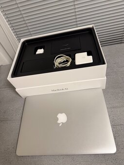 Apple MacBook Air 13” - 2