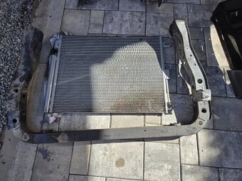 Díly Jeep Grand cherokee WK2 - přední část. - 2