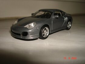Porsche 911 Turbo - 2