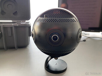 Insta 360 Pro 2 + Farsight + USB-C Multi-Reader, SD karty a - 2