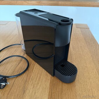 Kávovar na kapsle Nespresso Essenza Mini Piano Black - 2