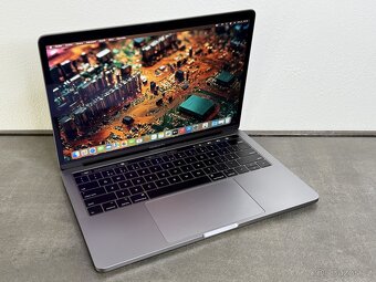 Macbook Pro 13" 2019 256GB SSD / i7 / 16GB - 2