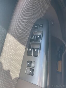Prodám MPV Kia Carnival 2,9 136 kW, 7 místné vozidlo - 2