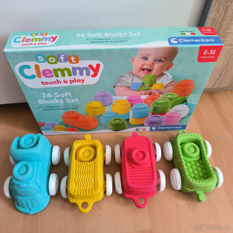 Clementoni Baby sada soft clemmy 24 kostek + vláček - 2