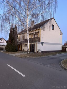 Prodej rodinného vícegeneračního domu v obci Jevišovka - 2