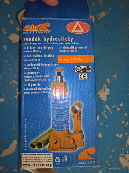 HYDRAULICKÝ PÍSTOVÝ ZVEDÁK 2 t - 2