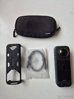 Kamera Insta360 X4 - 2