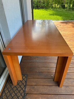 Velky jidelni stul 90x205 az pro 8 osob. - 2