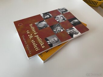 Světová politika ve 20. století I. a II. Vladimír Nálevka - 2
