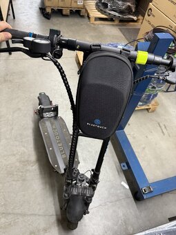 Bluetouch BT1600 elektrokoloběžka 1600W dual motor - 2