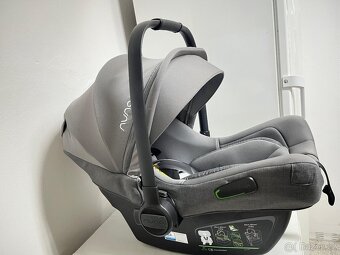 Autosedačka Nuna PIPA next + ISOFIX základna - 2