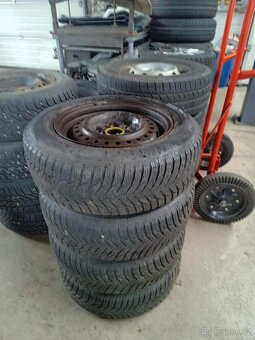 ZIMNÍ PNEU + DISKY 15" 195/65 R15.. TOYOTA AURIS - 2