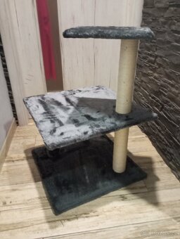 Nové nižší škrabadlo pro kočky - 2