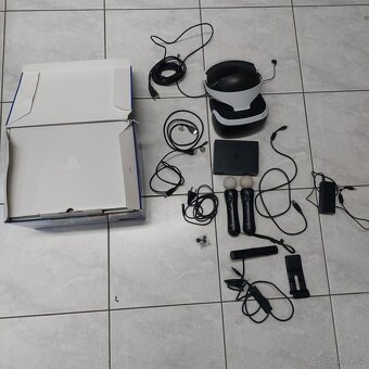 Virtuální brýle PS4, kamera, pohybové ovladače, kabely - 2
