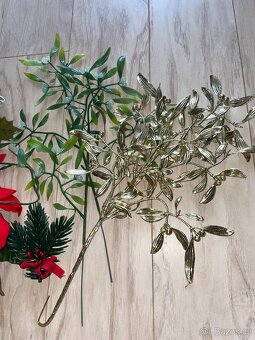 Vánoční výzdoba, věnec, svícen, stromeček, jmelí - 2