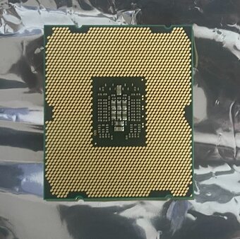 Intel Xeon E5-1620 4C/8T - 2