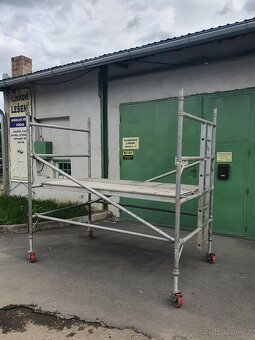 Pojízdné lešení Boss - zánovní - 2
