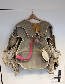 Retro hokejová výstroj - 2