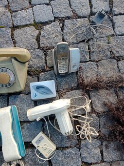 Staré telefony, elektro fén retro - 2