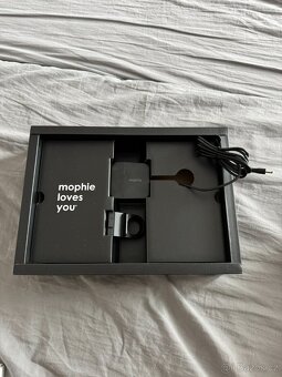 Nabíječka Mophie 4v1 - 2