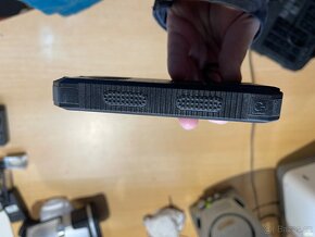 Powerbanka 10000mAh se solárním dobíjením a svítilnou - 2