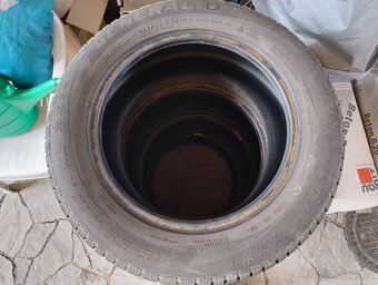 Zimní pneu 215/55 R16 - 2