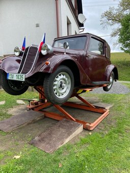 Nůžkový hydraulický zvedák - 2