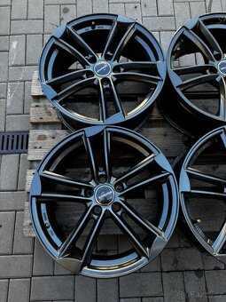 Alu kola, disky r18 5x112 Wheelworld - 2