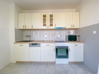 Milovice, pronájem bytu 2 + 1, 48 m2 s balkónem 2 m2 a sklep - 2