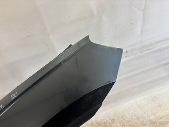 Přední pravý blatník Škoda Karoq tmavě šedá - 2