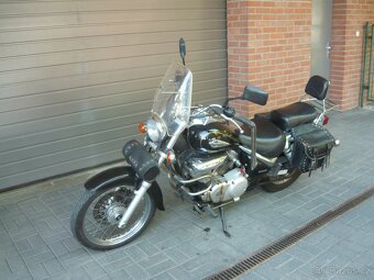 Suzuki Intruder 125cm³ LC - 2