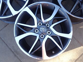5x114,3 17" original Toyota alu kola - 2