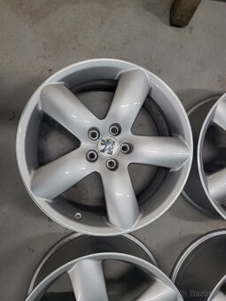 Originální 18" alu Peugeot 5x108 - 2