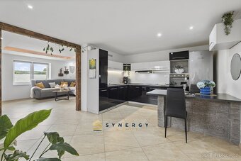 Prodej rodinného domu, 120 m2 + 30m2 Studio - Radovesice - 2
