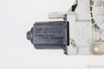 Motor stahování okna Audi A4/A5/A7/Q5/Touareg – 8K0959812A - 2