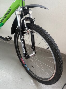 prodam starsi kolo Rock Machine- vydlice Bomber - 2