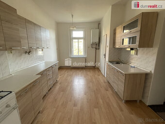 Pronájem bytu 2+1 se zahradou ve vnitrobloku ve městě Děčín - 2