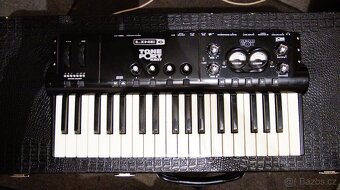Line6 KB37 - 2