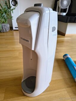 Sodastream, dvě bombičky, láhev - 2