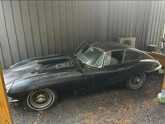 Jaguar E-Type xke 4.2 Coupe Manual - 2
