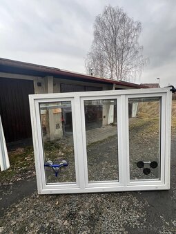 Okna PVC bílá (dvojsklo) plně funkční - 2